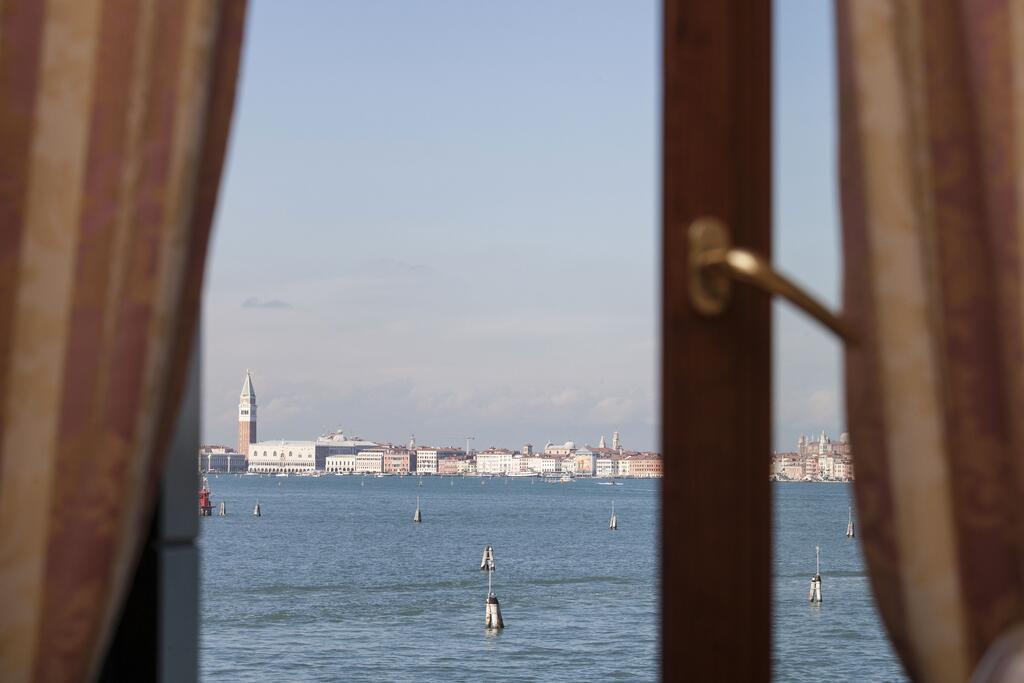 Hotel Riviera Venezia Lido Exterior photo